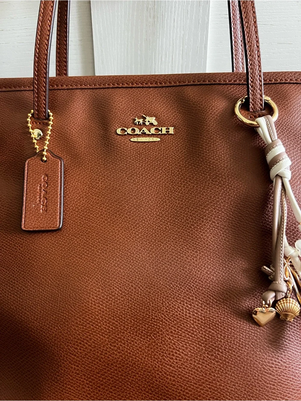 Coach Brown Pebbled Leather City Tote Bag Gold Hardware excellent condition - Picture 2 of 10